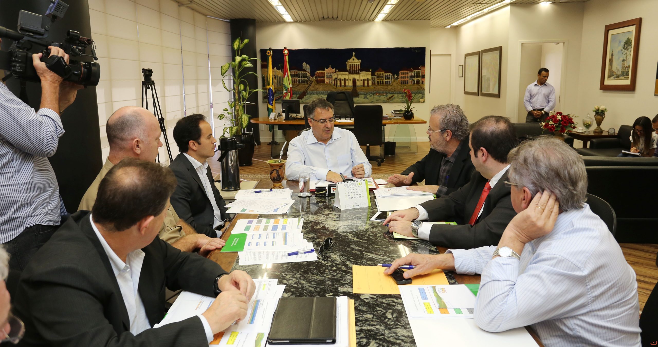O governador Raimundo Colombo e os secretários Moacir Sopelsa e Júlio Cezar Bodanese.