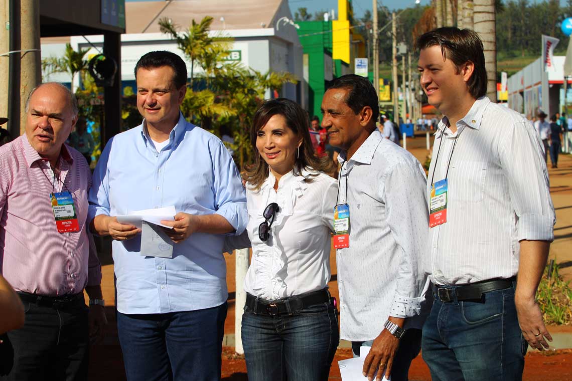 com a prefeita Dárcy Vera, o ministro visitou o Agrishow em Ribeirão Preto