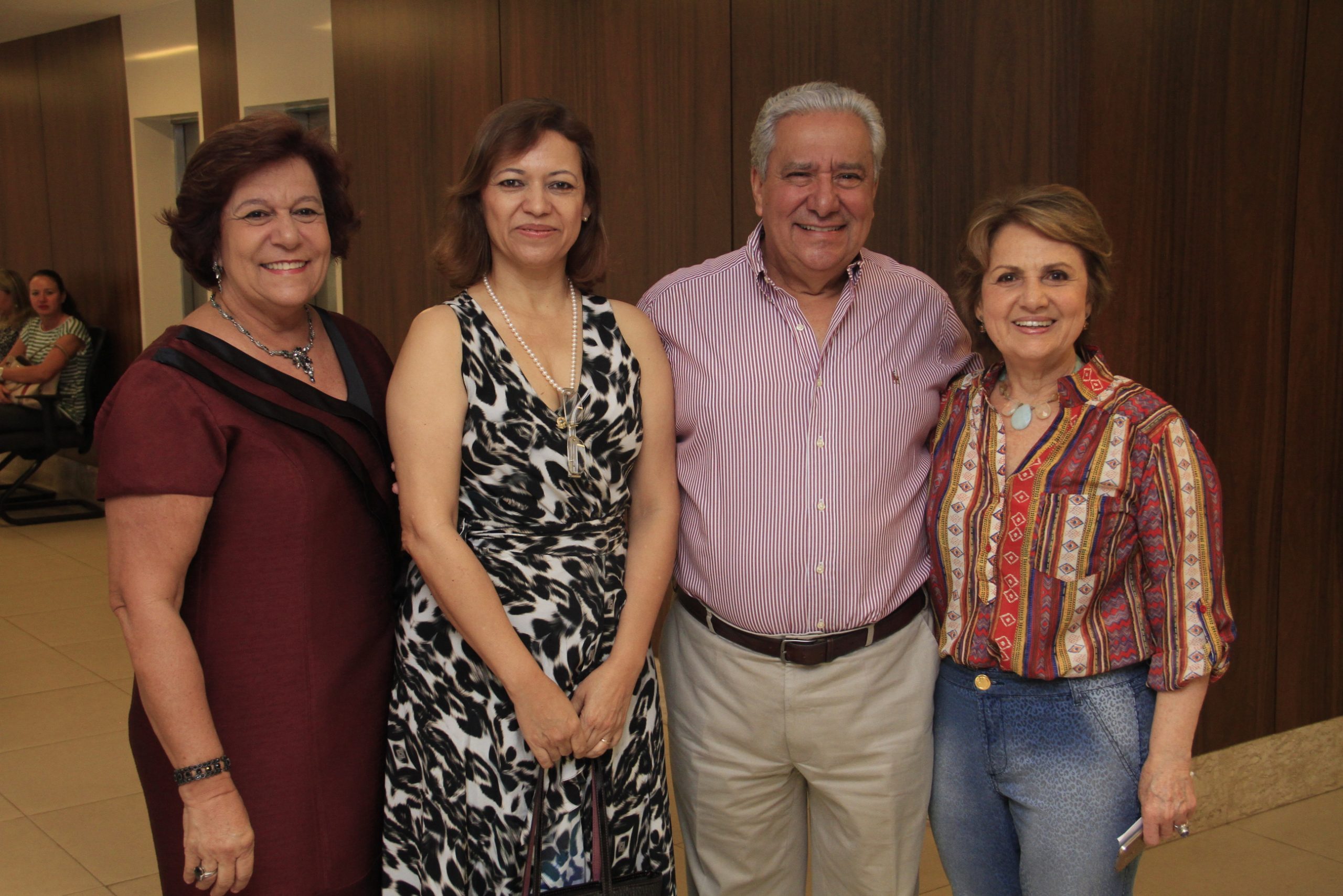 Presidente do PSD-GO, Vilmar Rocha, com a coordenadora nacional do PSD Mulher, Alda Marco Antônio, e as coordenadoras do PSD Mulher de Goiás: Jaciara Rocha e a vereadora Lúcia Polizelli, de Goianésia.