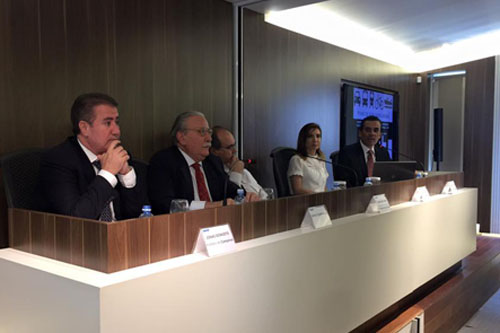 Evento teve por objetivo reunir prefeitos de grandes cidades para discutir as recentes açõesfrente aos desafios para o incremento da mobilidade urbana e desenvolvimento dos projetos viários.