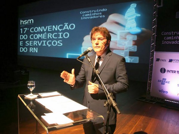 O governador Robinson Faria