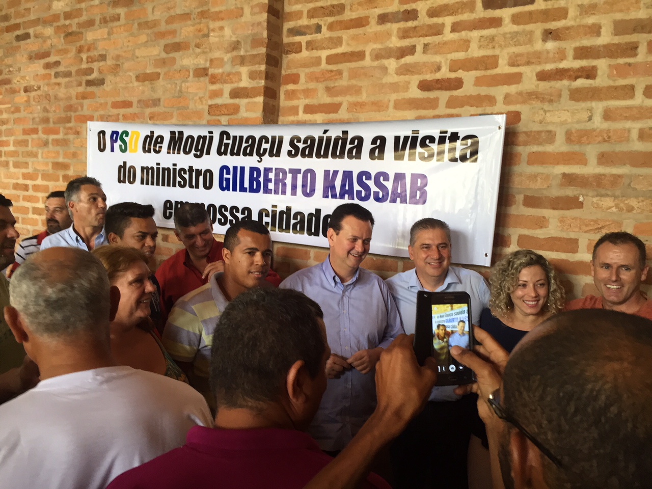 Em Mogi Guaçu, Kassab prestigia a pré-campanha do empresário Marcos Antonio (à esquerda)