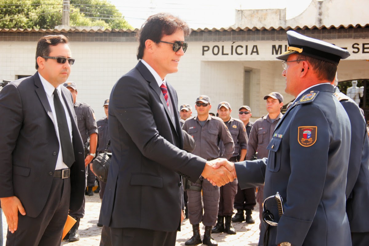 Robinson Faria investe em segurança
