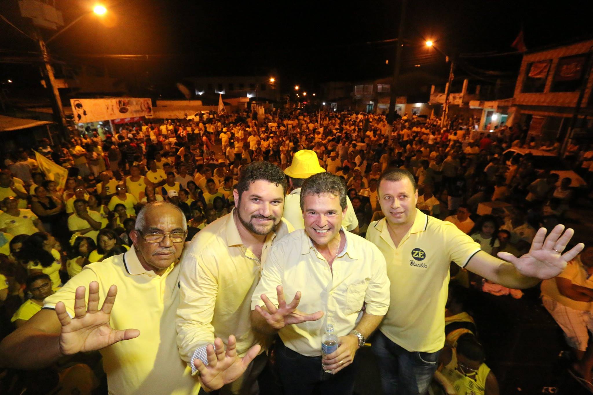 André de Paula e o prefeito eleito de Itapissuma, José Tenório, durante a campanha